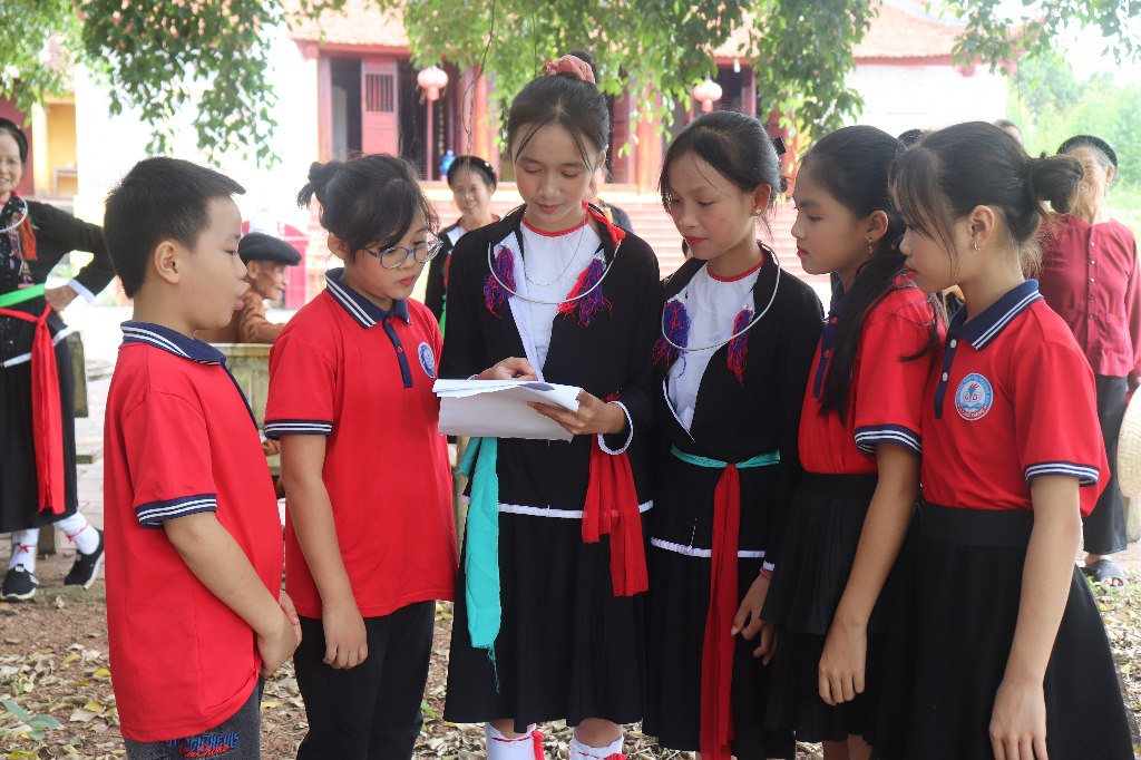 Hương Sơn hơn 200 người tham gia tập huấn, bồi dưỡng truyền dạy văn hóa phi vật thể Hát Soọng cô...
